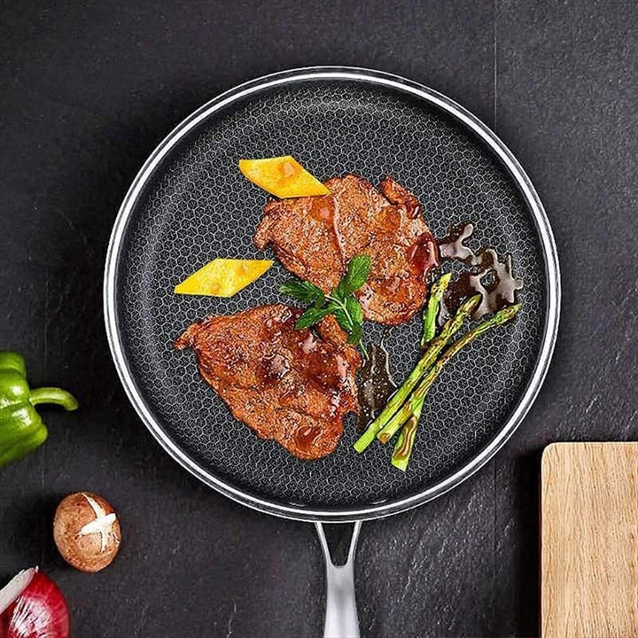 BowLift | Frying pan with pixel technology | High-quality non-stick coating | Perfect for even frying | Sturdy design