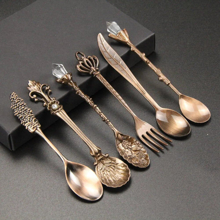 BowLift | Vintage Engraved Teaspoon – Classic Elegance for Your Table