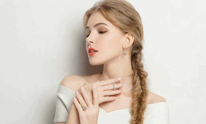 Queen Bee Earrings - Elegant and Unique Accessory Bowlift