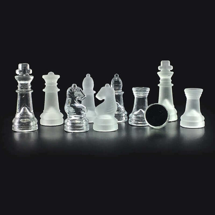 BowLift | Glass Chess Set