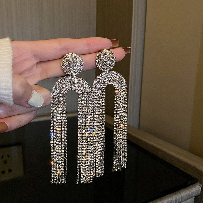 Breathtaking Statement Earrings | Give your Outfit the Perfect Touch Bowlift