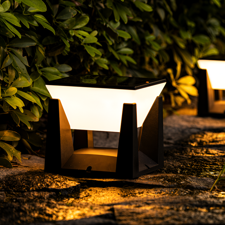 BowLift | Black Square Solar Lamp for the Garden