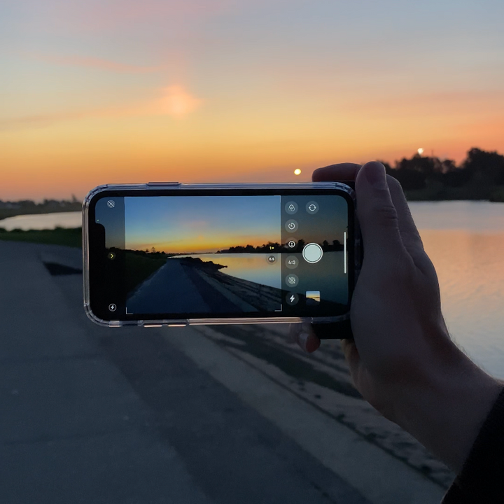 Dimpzy – Multifunctional Powerbank with Selfie Function Bowlift