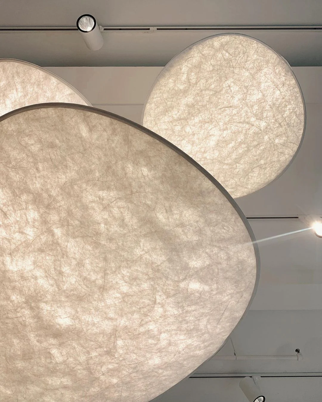 BowLift | Subtle Japandi Lamp with Light Eclipse Effect