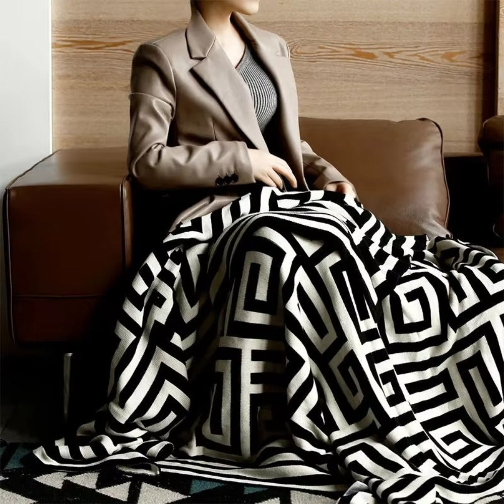 BowLift | Labyrinthine Geometric Jacquard Throw Blanket