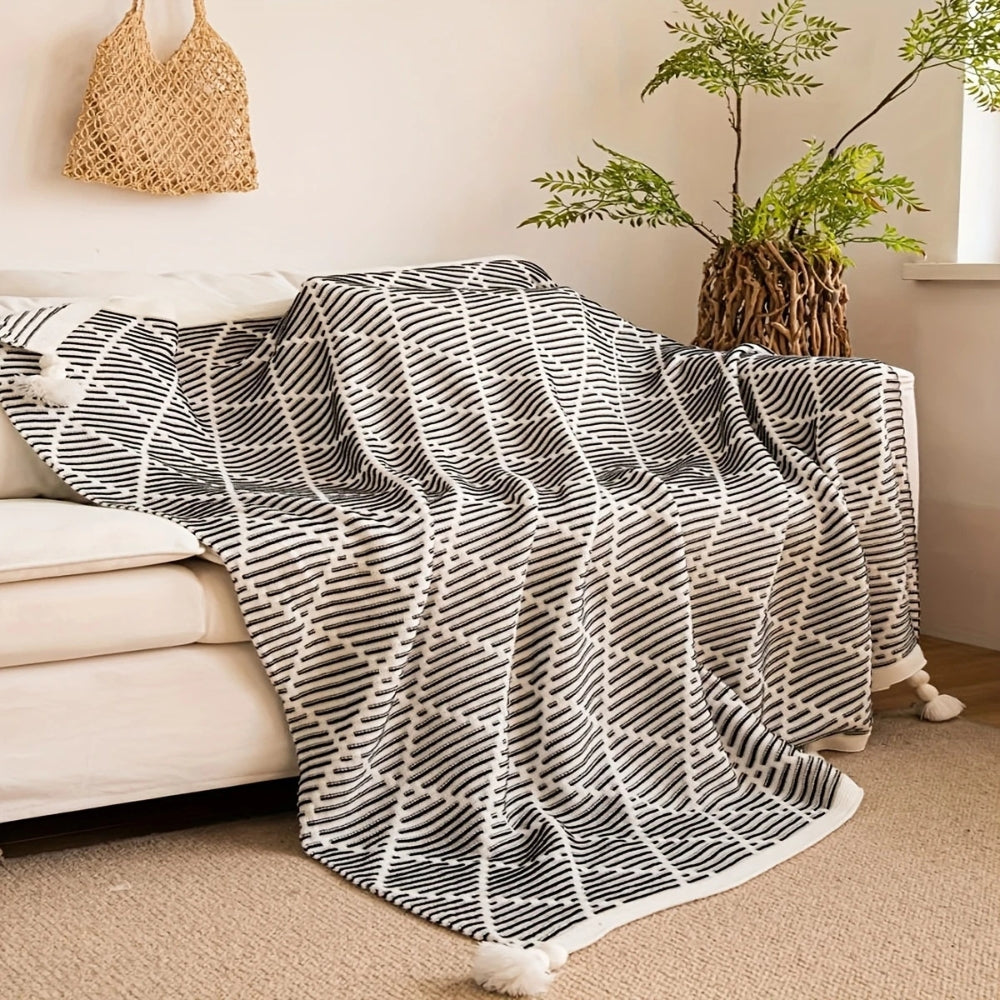 BowLift | Monochrome Diamond Pattern Throw Blanket