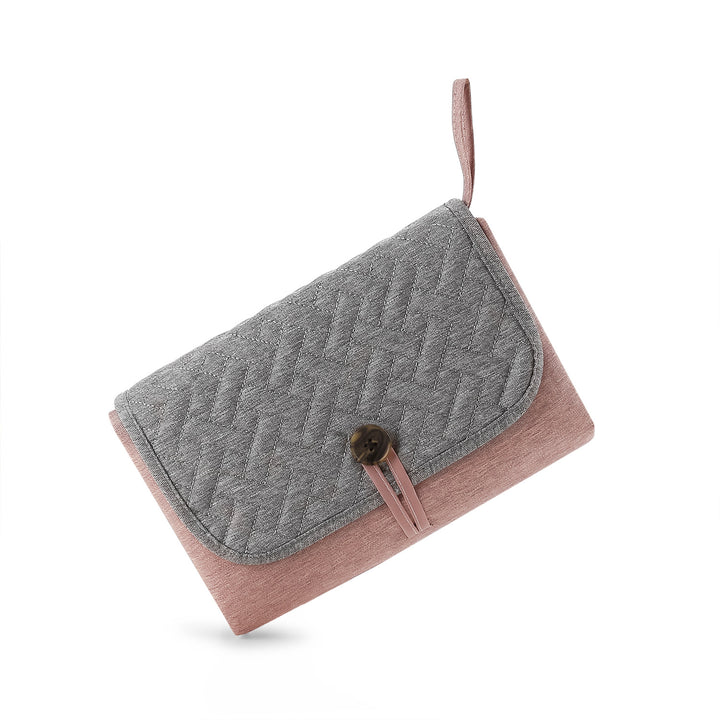 Stylish and Practical Wallet Bowlift