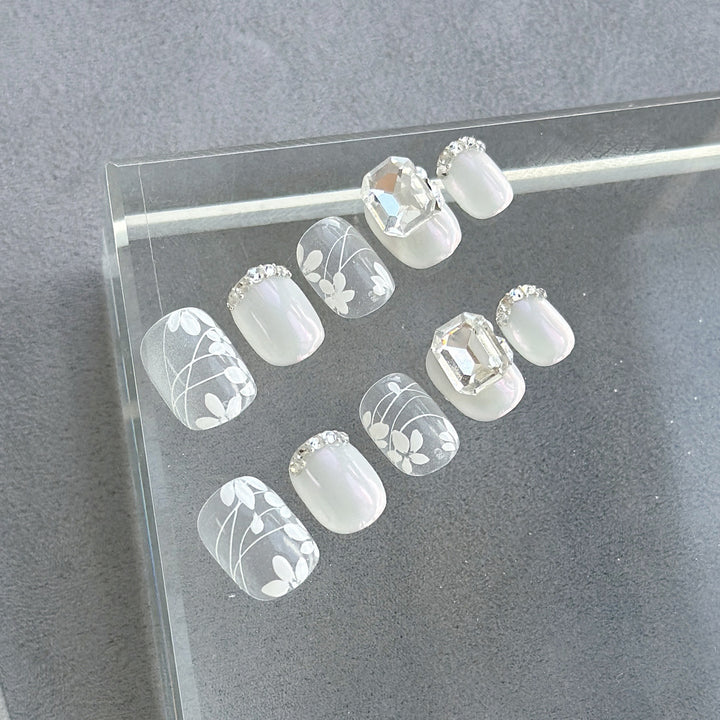 Elegant Floral Press-On Nails Set with Gem Accents  1791774220