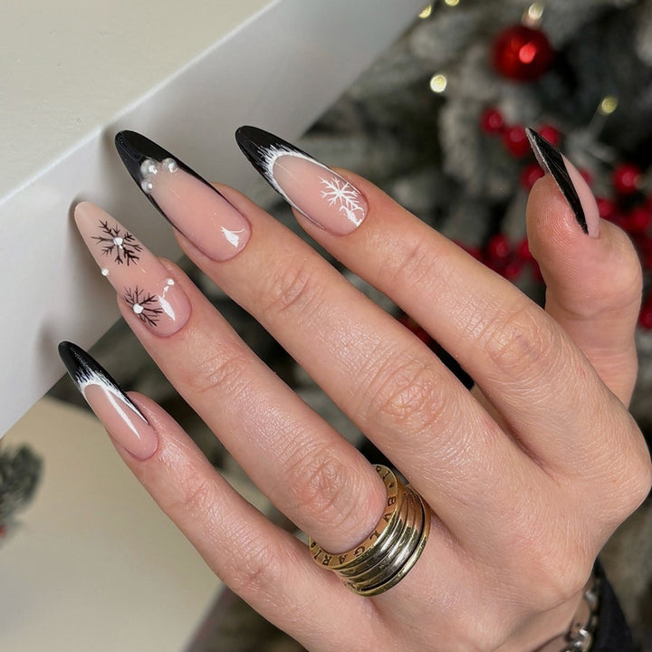 Artificial nail set with stylish black and white patterns Bowlift