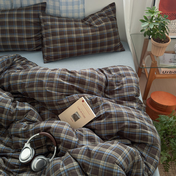 Extra-Fluffy Down-Alternative Comforter with Brushed Cotton Cover & Baffle-Box Construction
