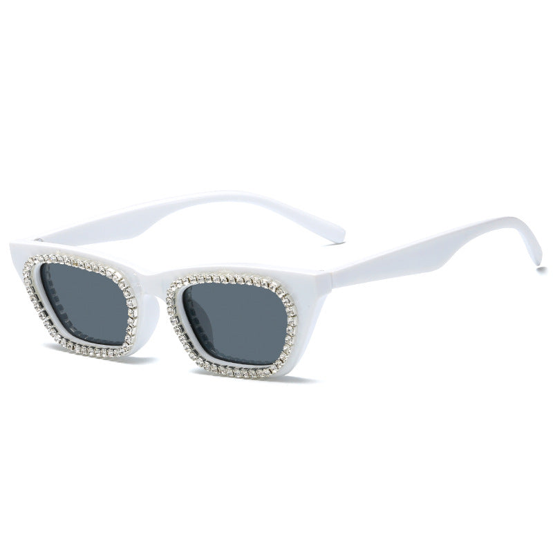 Ladies Glamorous Sunglasses with Rhinestone Decorations Bowlift