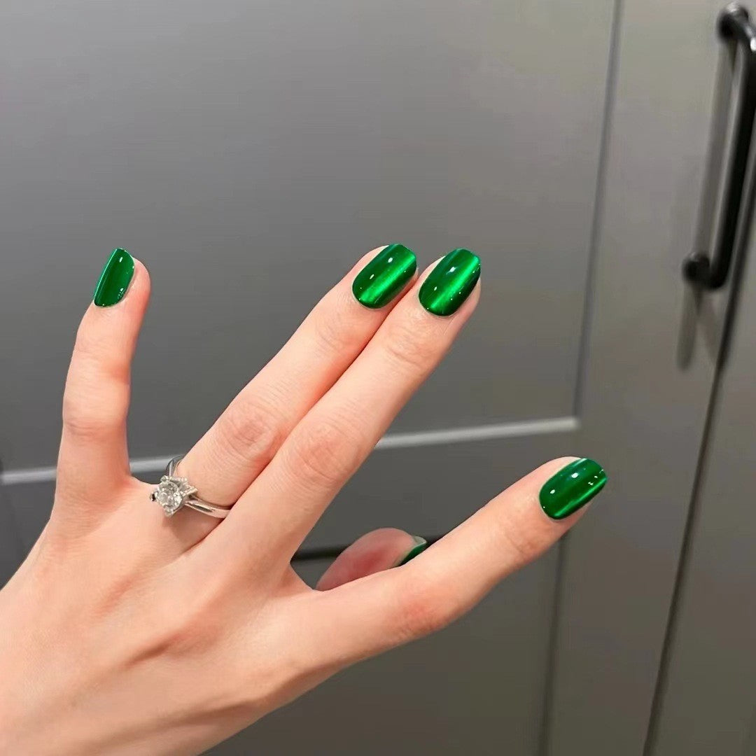 Glossy Emerald Press-On Nail Art Bowlift