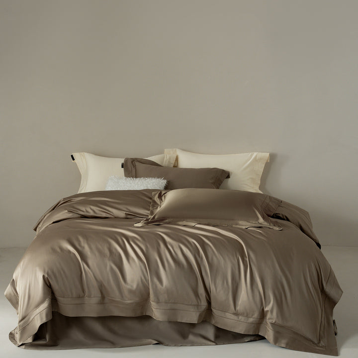 Silky-smooth satin bedding set with hotel closure