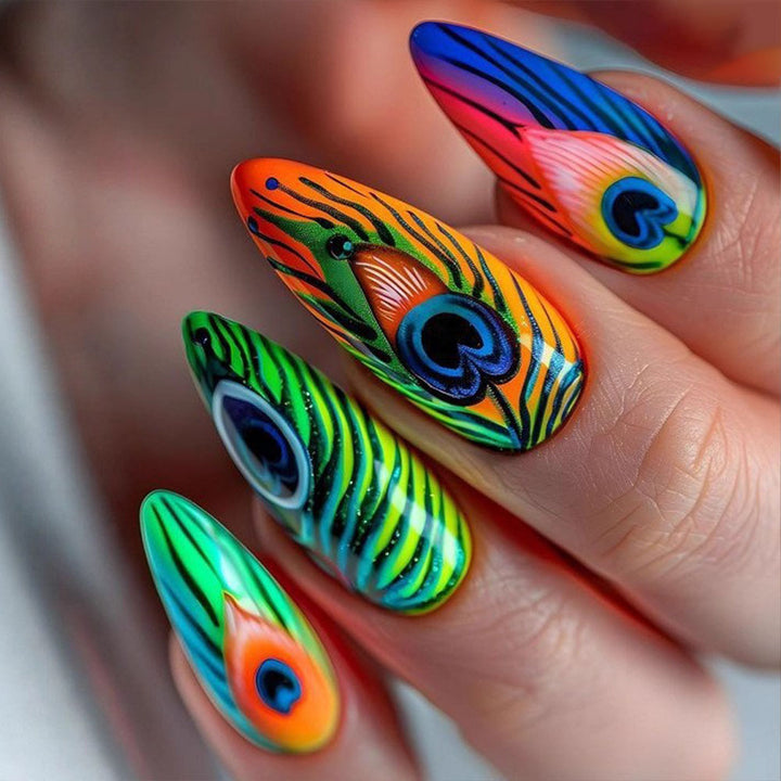 Creative artificial nails with peacock pattern Bowlift