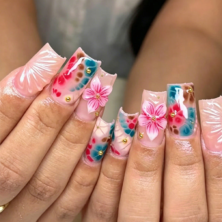 Artificial nail set with elegant floral design Bowlift