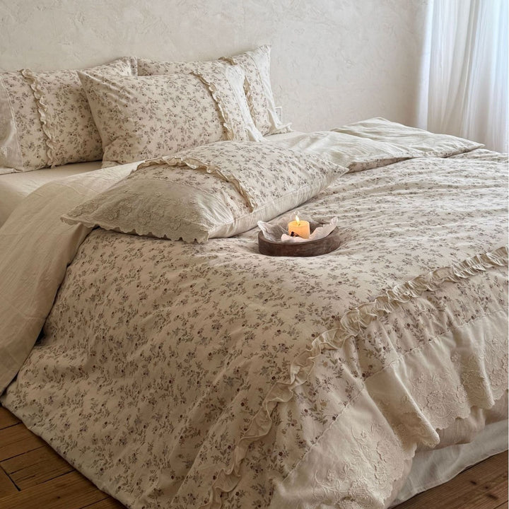 Bedding set Vintage Country House with lace trim and ruffles