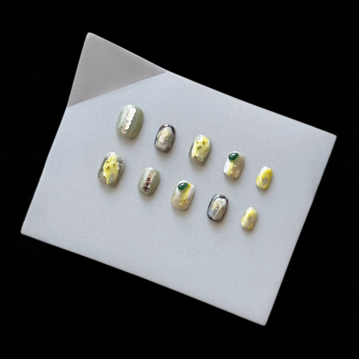 Artistic 3D Press-On Nail Art Set