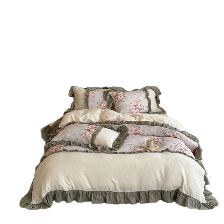 Bedding set with linen look, floral pattern and decorative ruffle trim