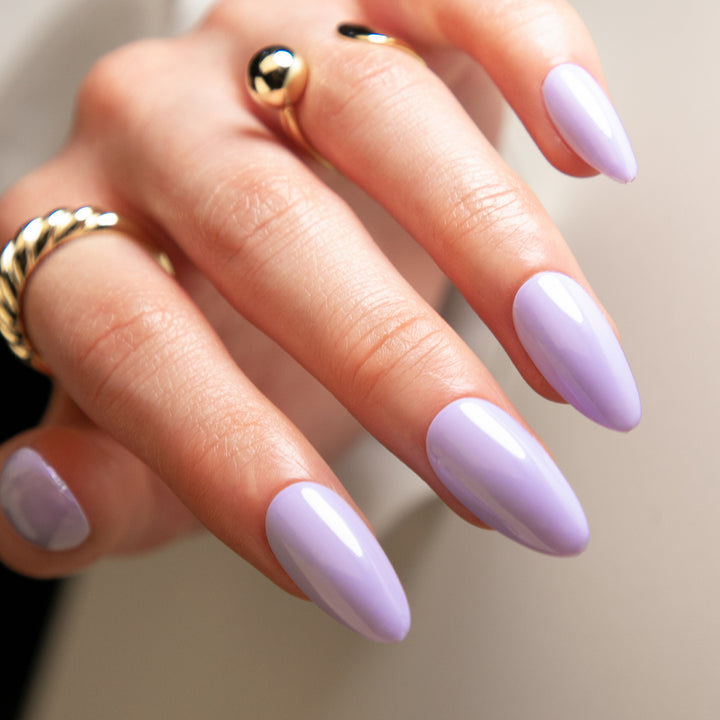 elegant Stiletto nails in high gloss finish Bowlift