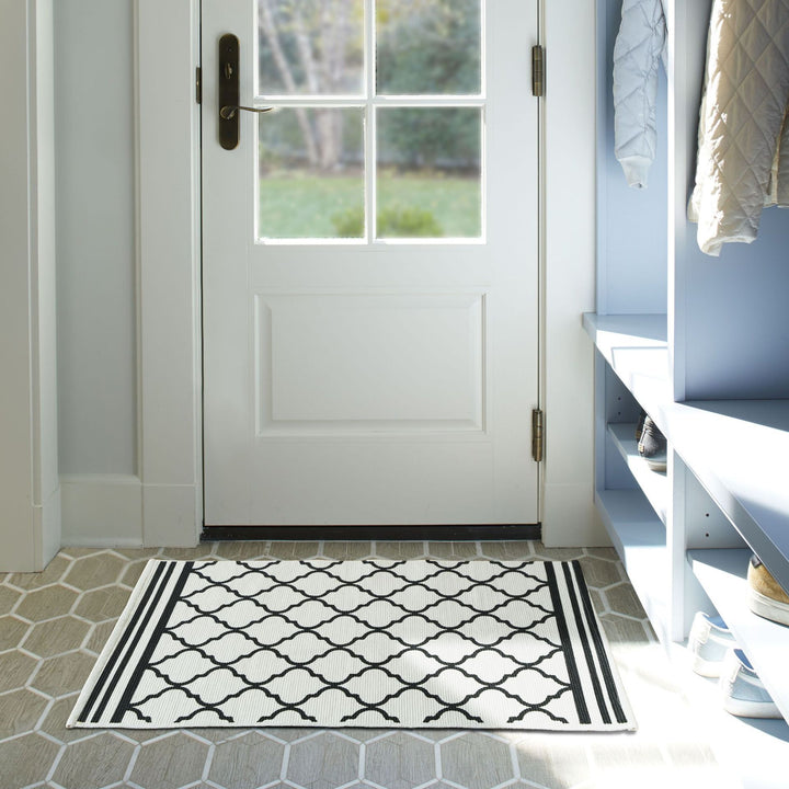 Living and entrance area mat with diamond pattern Bowlift