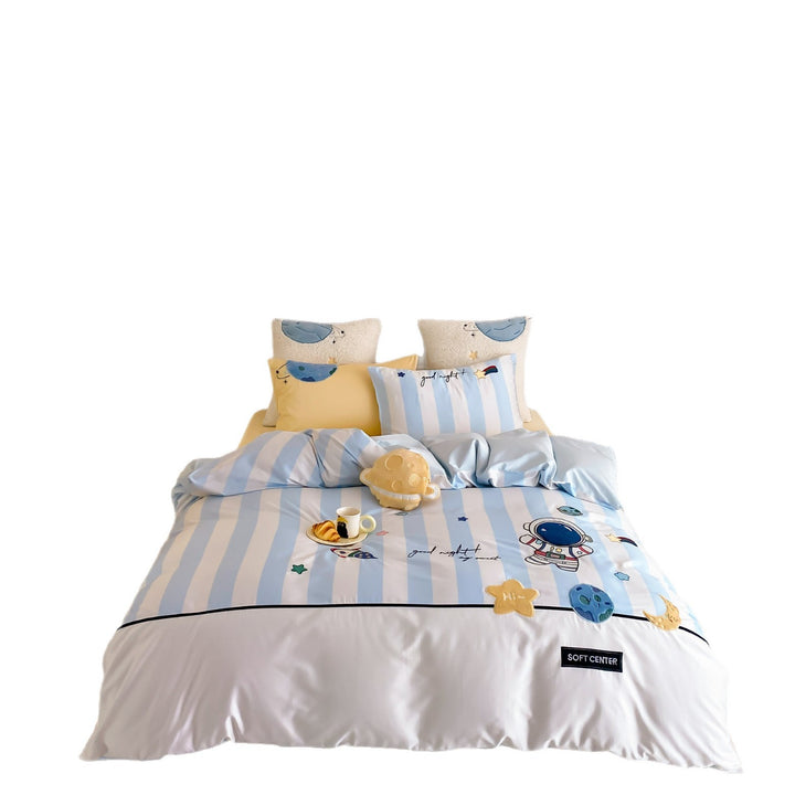 Children's bedding set with astronaut appliqués and striped microfiber cover