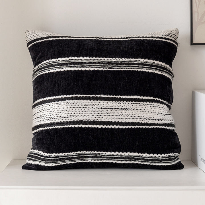 Decorative cushion with elegant velvet cover