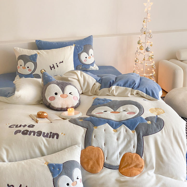 Children's bedding set with 3D penguin applications