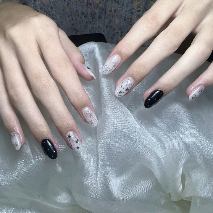 Artistic Star-Themed Press-On Nail Enhancements