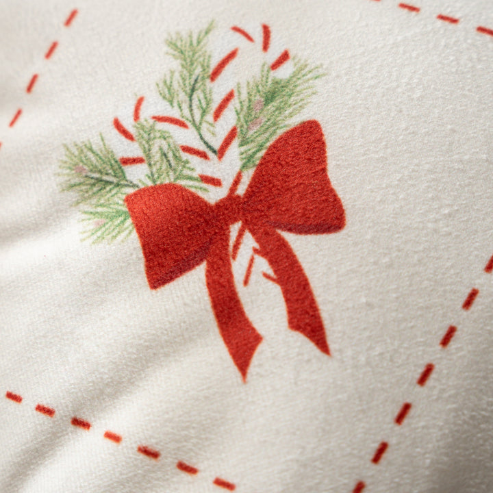 Rectangular decorative pillowcase with Christmas embroidery motifs and piping Bowlift