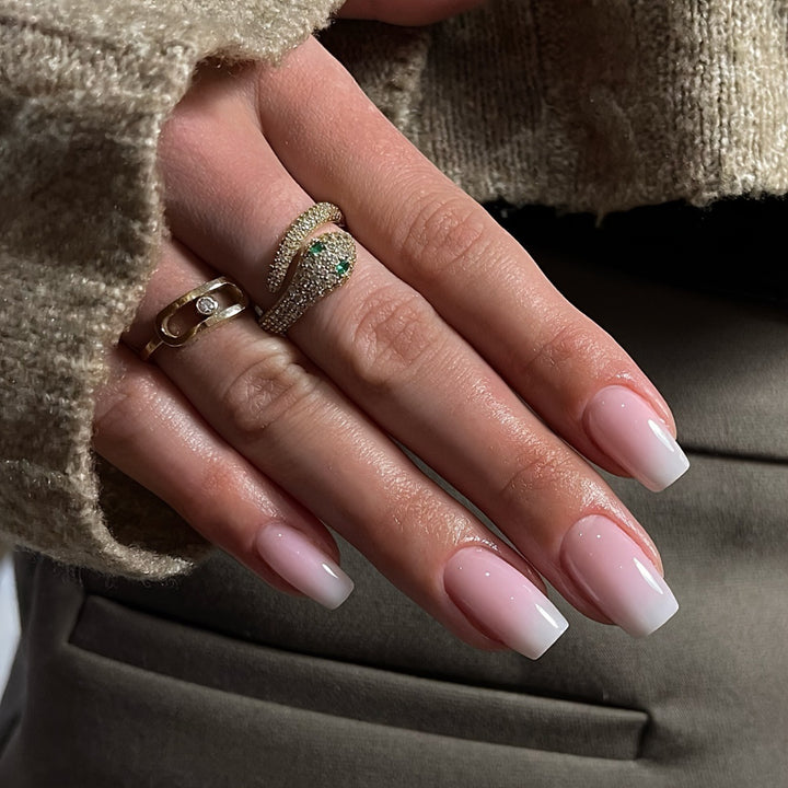 Glittery Ombre Nail Set Bowlift