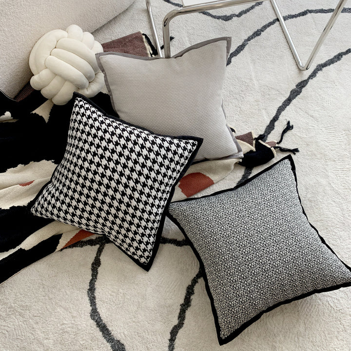 Knot pillow