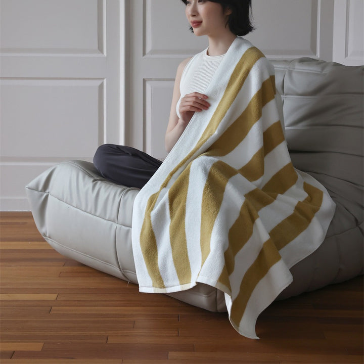 Highly absorbent terry hand and bath towel set with distinctive block stripe structure