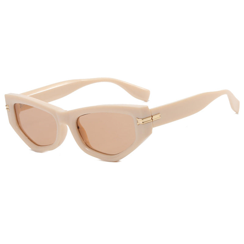 Ladies geometric sunglasses with curved frame and protective UV filter Bowlift