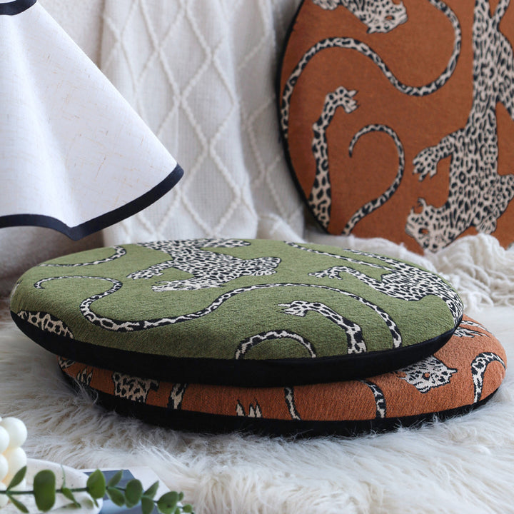 Round seat cushion with jacquard leopard design, thick padding and non-slip underside Bowlift