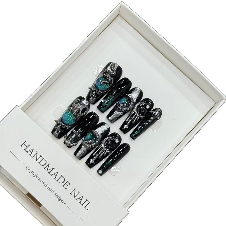 Artistic Press-On Nail Art Set with Enchanting Designs