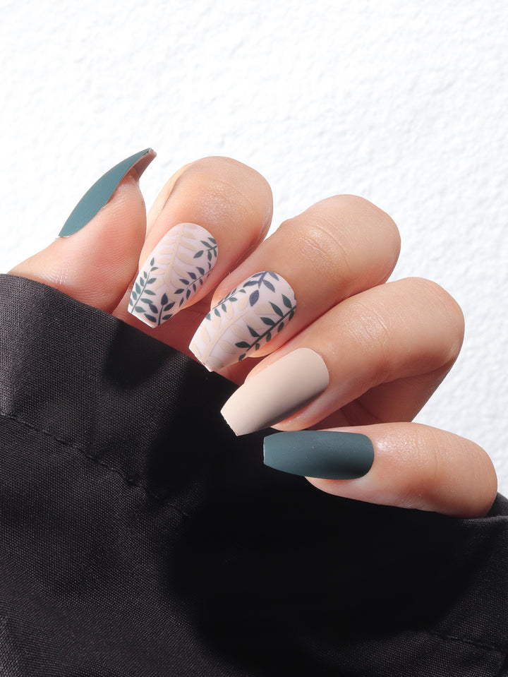 Decorative Leaf-Patterned Press-On Nail Set Bowlift