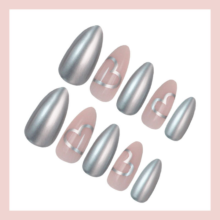 Artificial nail set with luxurious silver finish and heart motifs Bowlift