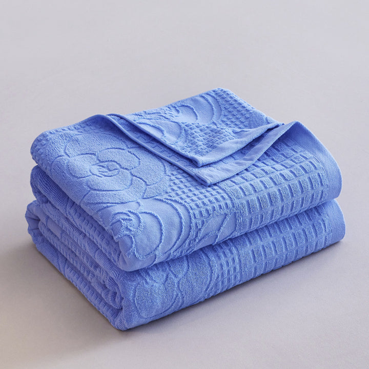 Textured Jacquard Cotton Bath Towel Set with Floral Relief Pattern