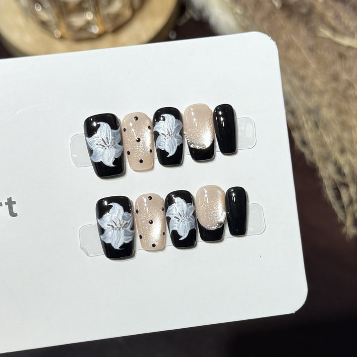 Elegant Floral Press-On Nails Kit