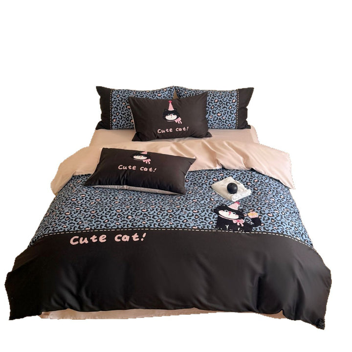 Bedding set with cute cat motif, leopard print and cotton satin cover