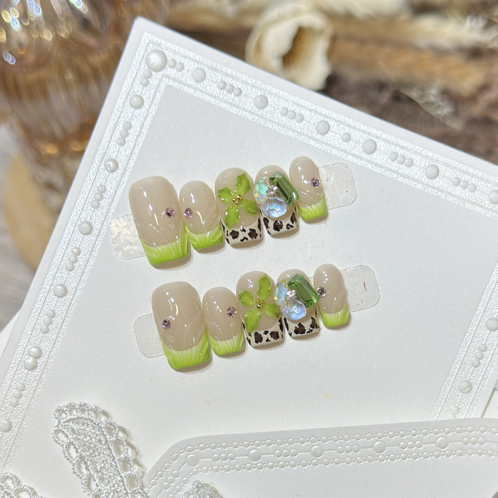Floral-Themed Decorative Press-On Nails