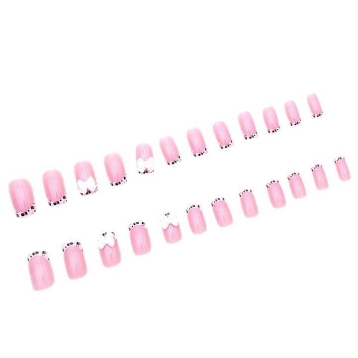 Floral-Themed Nail Art Bowlift