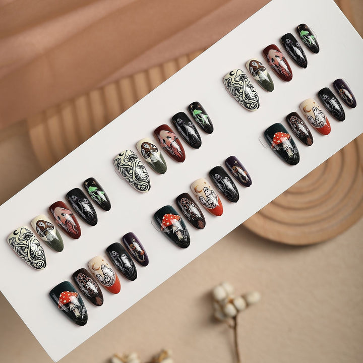 Creative nail art set with playful Halloween design Bowlift