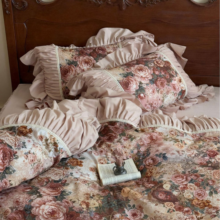 Romantic vintage bedding set with ruffles and rose pattern