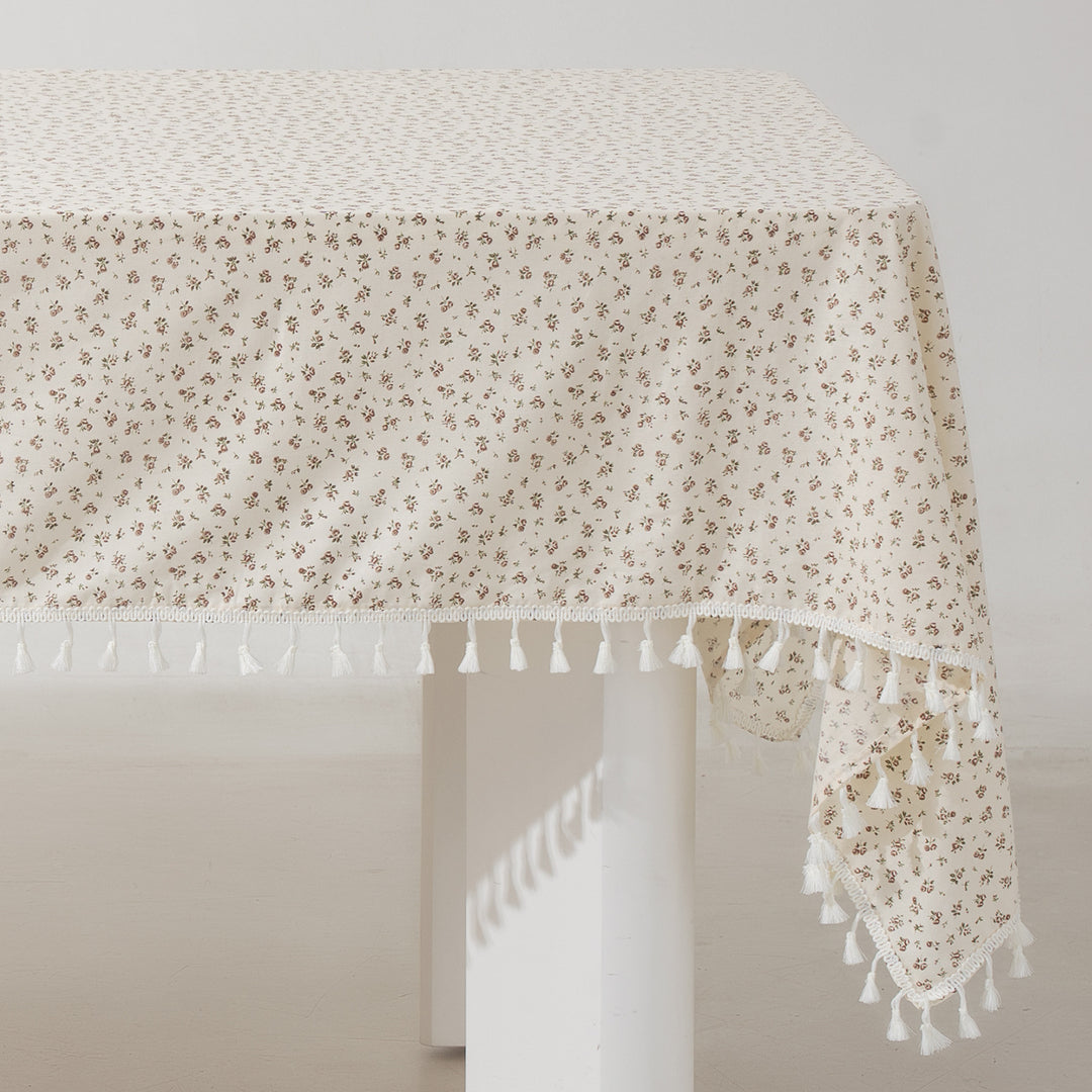 Rectangular tablecloth with floral Millefleurs print and cotton tassels Bowlift