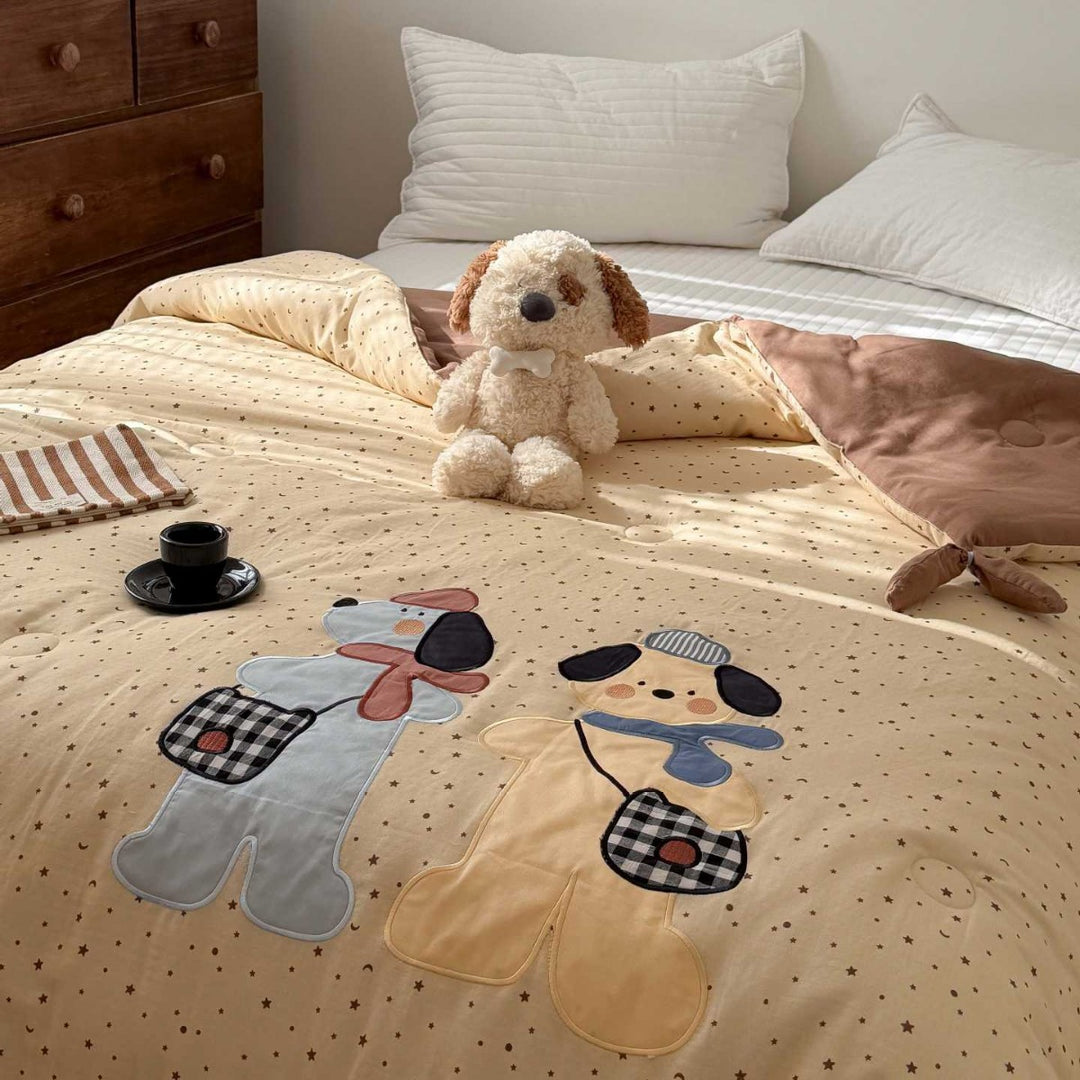 Cozy children's quilt with cute dog applique