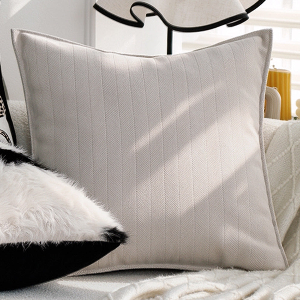 Decorative pillow with luxurious plush knit