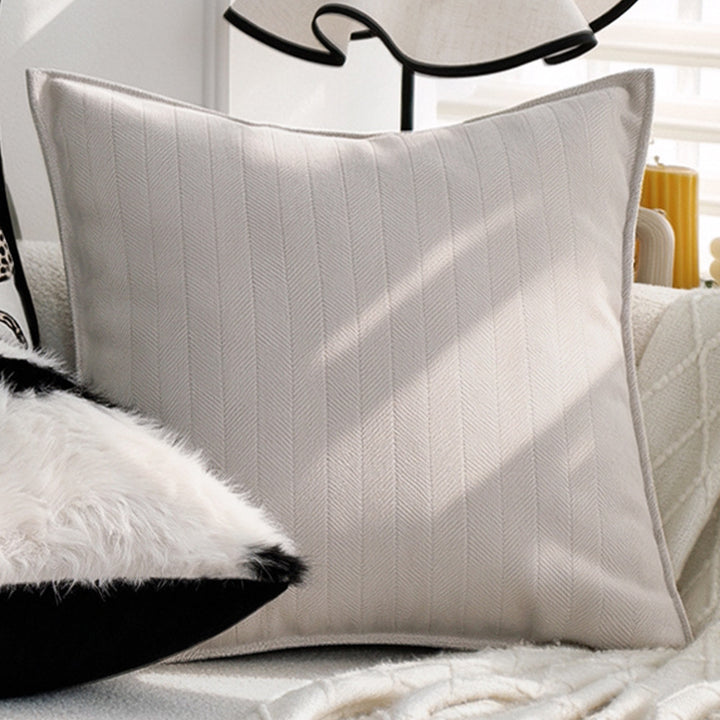 Decorative pillow with luxurious plush knit