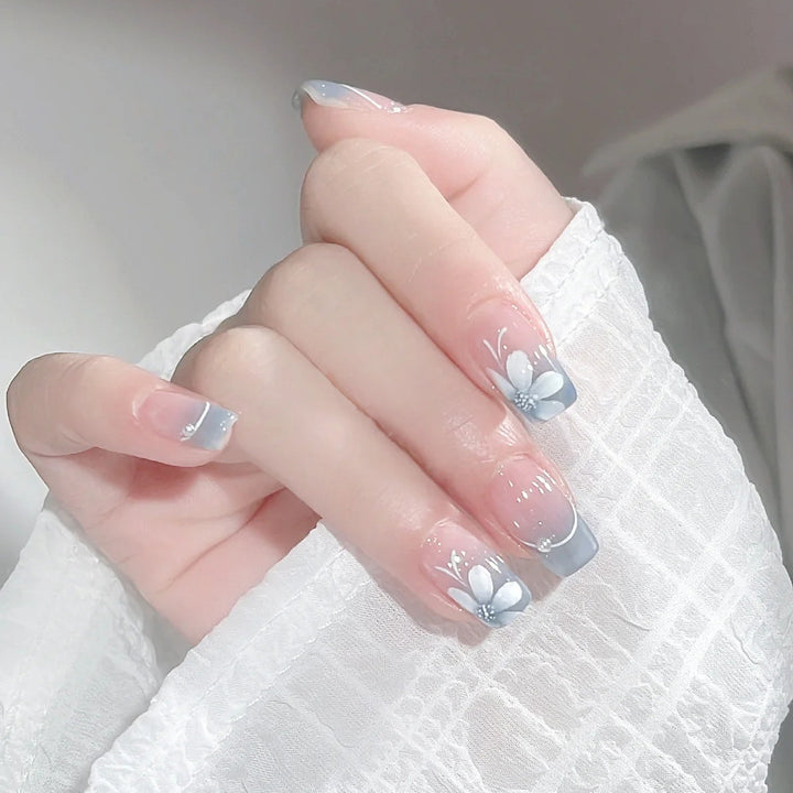 Elegant Floral Art Press-On Nails Bowlift
