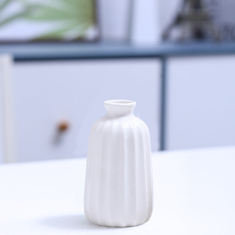 Ribbed Ceramic Bud Vase Bowlift
